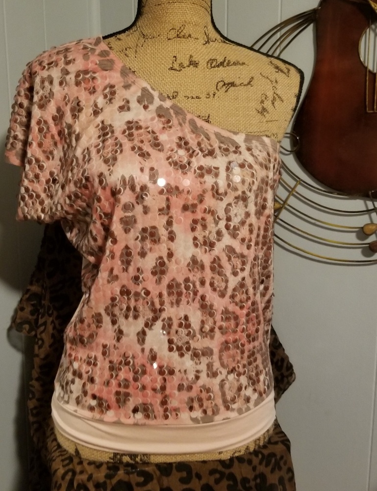 Almost Famous sequin top M NWOT